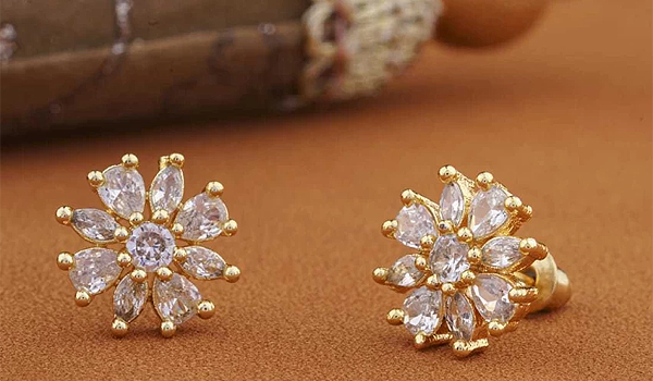 Stylish Diamond Earrings Studs for Women 600px by 350px